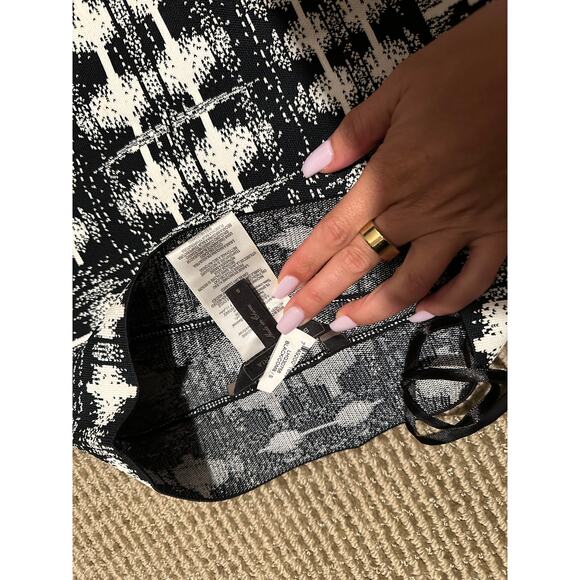 BCBGMaxAzria  Black White Simone Texture Bandage Mini Skirt S NWT - Picture 5 of 5